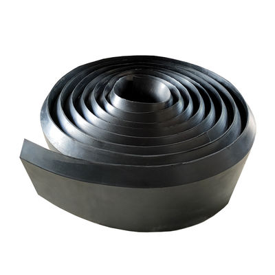 Neoprene cao su Skirting Board với 70 Shore A độ cứng 300% kéo dài khi phá vỡ và 2.5 ~ 6.0 Mpa sức mạnh kéo