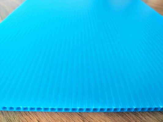 Tấm nhựa chống tia UV có thể tái chế chống thấm nước Tấm PP dạng sóng cho đóng gói công nghiệp