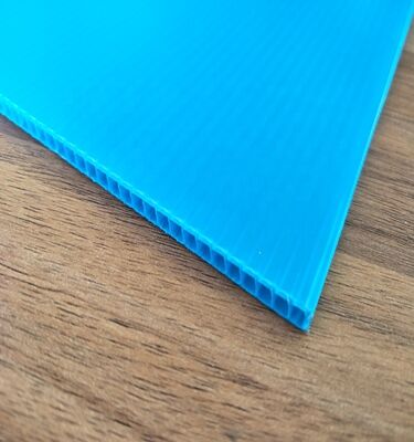 Tấm nhựa PP dạng sóng có thể tái chế, chống thấm nước, kích thước tùy chỉnh cho bao bì hộp