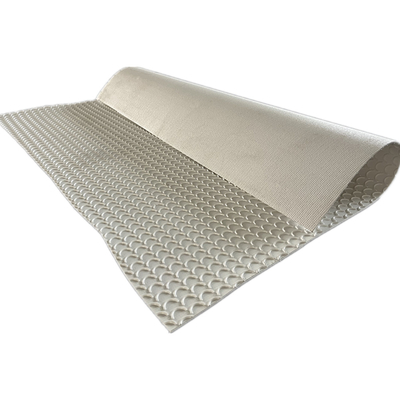 Băng tải PVC bề mặt hình bán nguyệt chống trượt trong vận chuyển công nghiệp